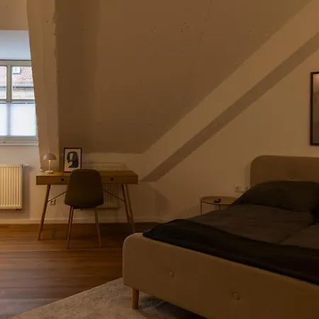 Bm Innenstadt - Grosse Moderne Mit Eigenem Bad Im Herzen Der Stadt Penzion