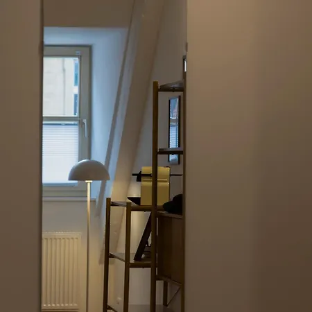 Bm Innenstadt - Grosse Moderne Mit Eigenem Bad Im Herzen Der Stadt 3*